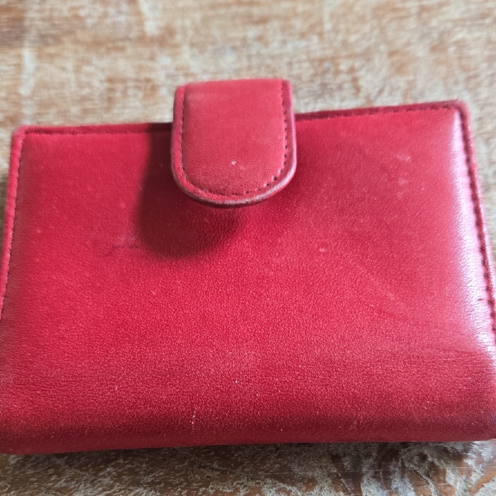 Buxton Red Velvet Touch Cowhide Leather Card Holder EUC. (BIN 005)